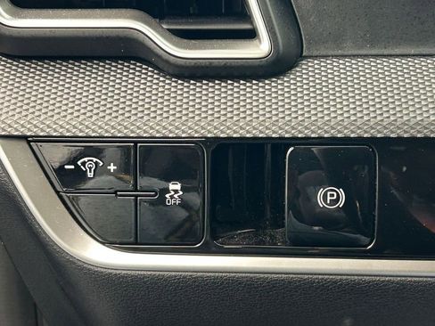 Used 2024 Kia Sportage LX image 14