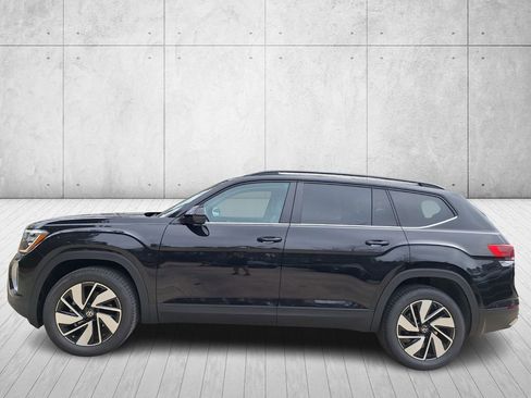New 2026 Volkswagen Atlas SE image 2