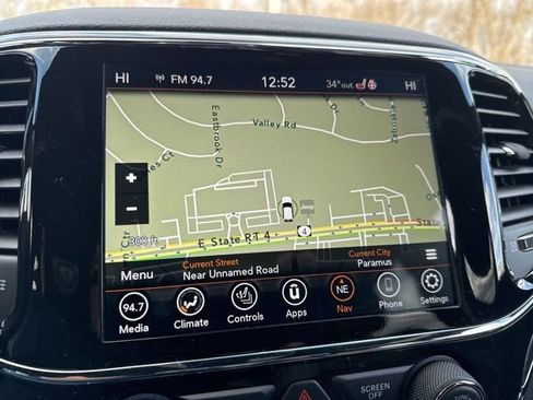 Used 2022 Jeep Grand Cherokee Limited image 6