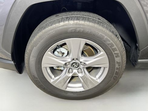 Used 2025 Toyota RAV4 XLE FWD image 14