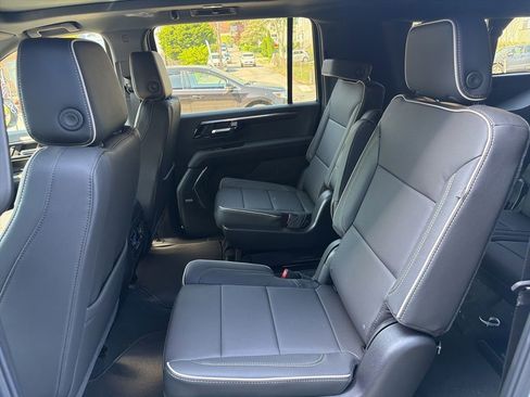 New 2026 Chevrolet Suburban Premier w/ Sun And Tow Package AWD/4WD image 19