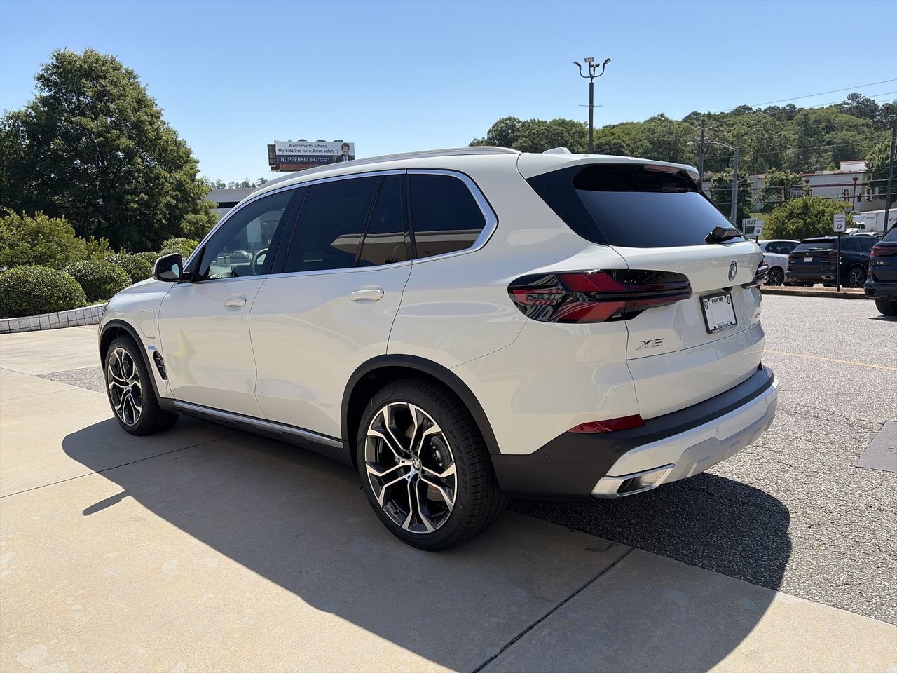 Used 2026 BMW X5 xDrive50e w/ Climate Comfort Package AWD/4WD image 6