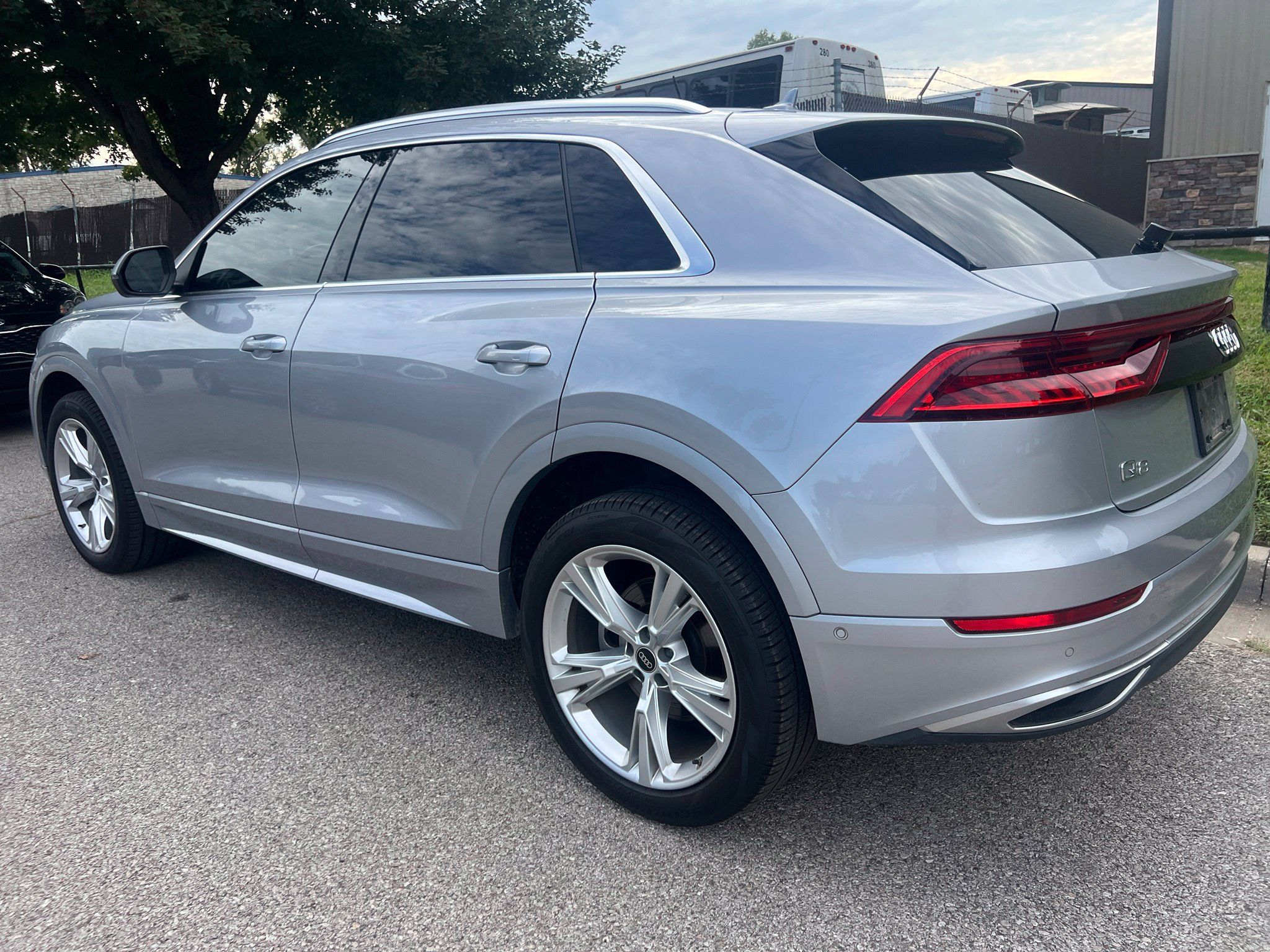 Used 2022 Audi Q8 Premium Plus AWD/4WD image 7