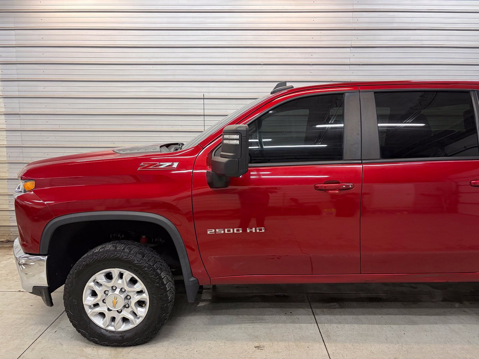 Used 2021 Chevrolet Silverado 2500 LT w/ Convenience Package AWD/4WD image 3