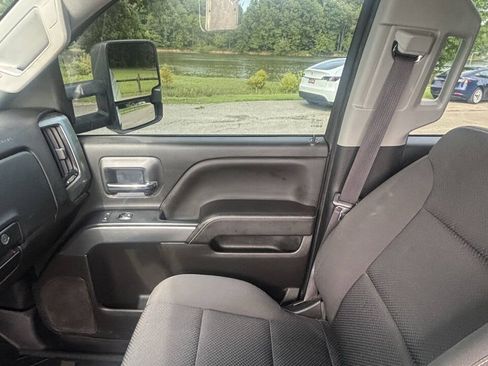Used 2017 Chevrolet Silverado 2500 LT AWD/4WD image 20