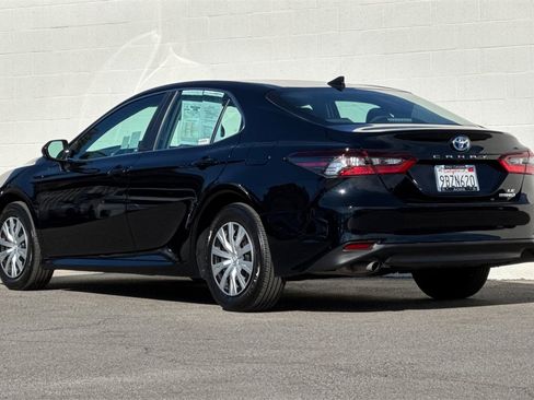 Used 2022 Toyota Camry LE image 3