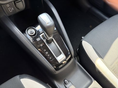 Used 2021 Nissan Versa SV image 29