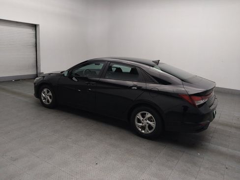 Used 2023 Hyundai Elantra SE FWD image 3
