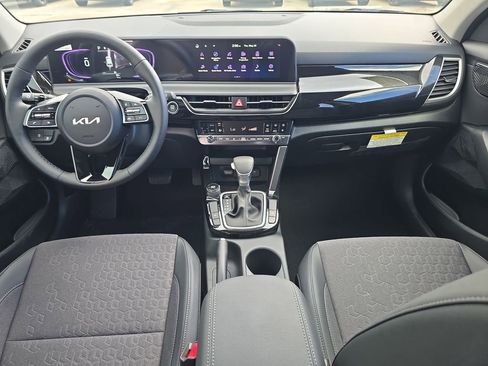 New 2026 Kia Seltos S FWD image 11