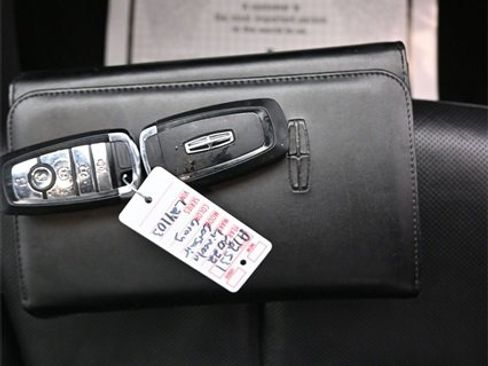 Used 2022 Lincoln Corsair AWD w/ Premium Package image 14