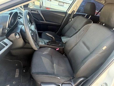 Used 2013 MAZDA MAZDA3 i Sport FWD image 10
