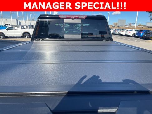 Certified 2022 GMC Sierra 2500 Denali w/ Denali Black Diamond Edition image 18