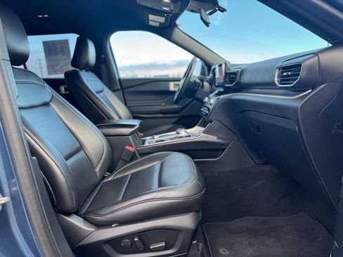 Used 2020 Ford Explorer XLT w/ Equipment Group 202A image 12