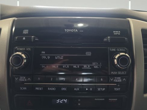Used 2012 Toyota Tacoma 4x4 Double Cab w/ SR5 Pkg image 16