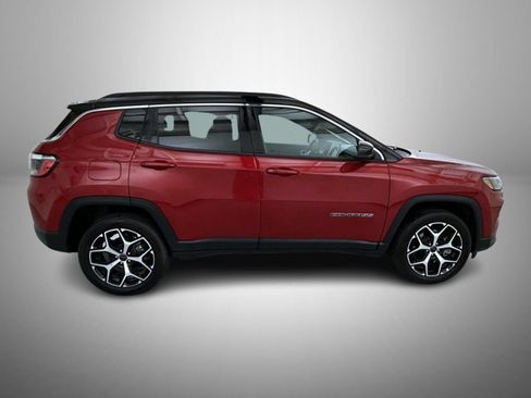 Used 2025 Jeep Compass Limited AWD/4WD image 4