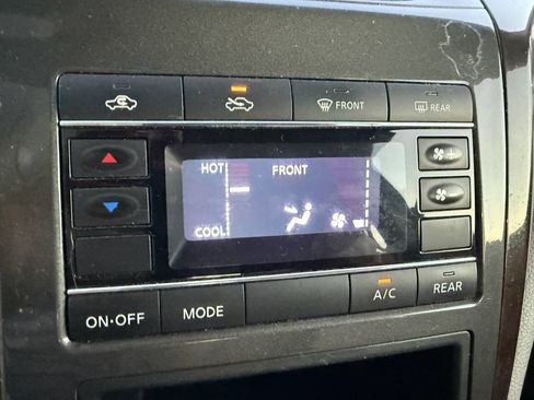 Used 2015 Nissan Quest S image 9