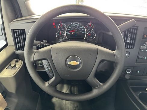 Used 2025 Chevrolet Express 2500 w/ Driver Convenience Package image 15