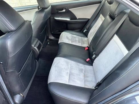 Used 2012 Toyota Camry SE w/ Leather Pkg FWD image 14