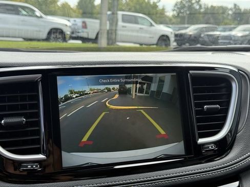 New 2026 Chrysler Pacifica Select image 19