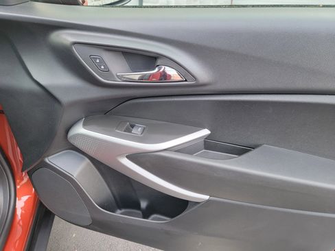 Used 2024 Chevrolet Trax RS w/ Driver Confidence Package image 16