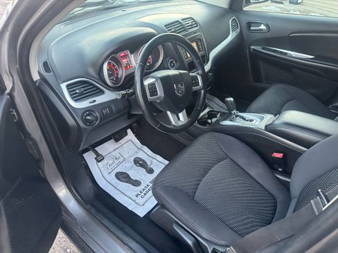 Used 2013 Dodge Journey SE w/ Flexible Seating Group image 9