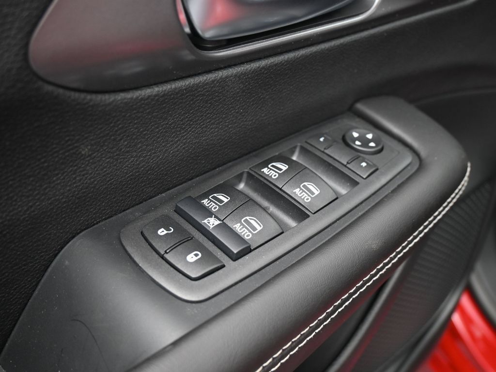 New 2026 Chrysler Pacifica Select FWD image 26