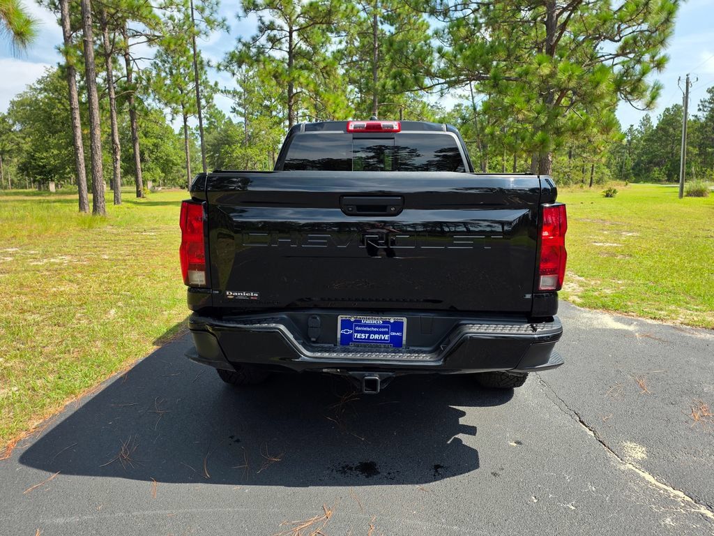 Used 2024 Chevrolet Colorado Trail Boss w/ Advanced Trailering Package AWD/4WD image 4