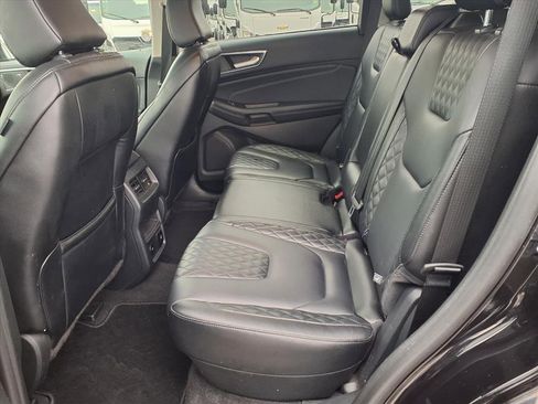 Used 2024 Ford Edge Titanium image 9