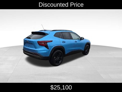 Used 2025 Chevrolet Trax ACTIV FWD image 3