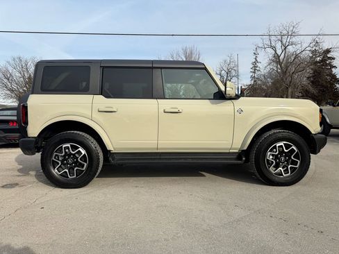 Used 2025 Ford Bronco Outer Banks image 4