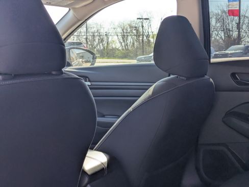 Used 2024 Nissan Altima 2.5 SV image 9