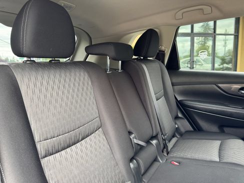Used 2019 Nissan Rogue SV FWD image 20