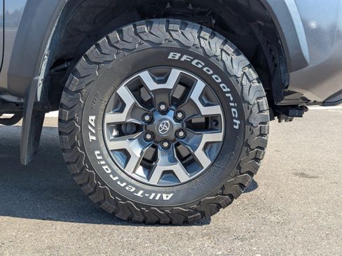 Used 2021 Toyota Tacoma TRD Off-Road AWD/4WD image 47