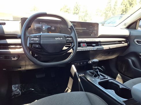 Certified 2025 Kia K4 FWD image 13