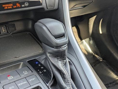 Used 2020 Toyota RAV4 LE image 11