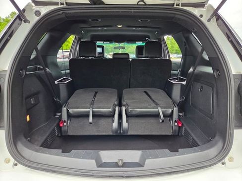 Used 2017 Ford Explorer XLT FWD image 18
