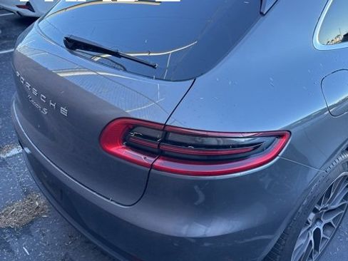 Used 2016 Porsche Macan S image 3