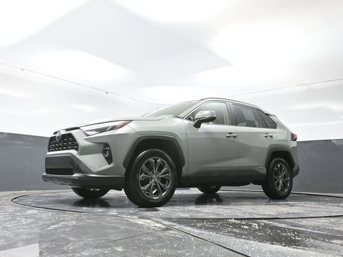 Used 2023 Toyota RAV4 XLE Premium image 53