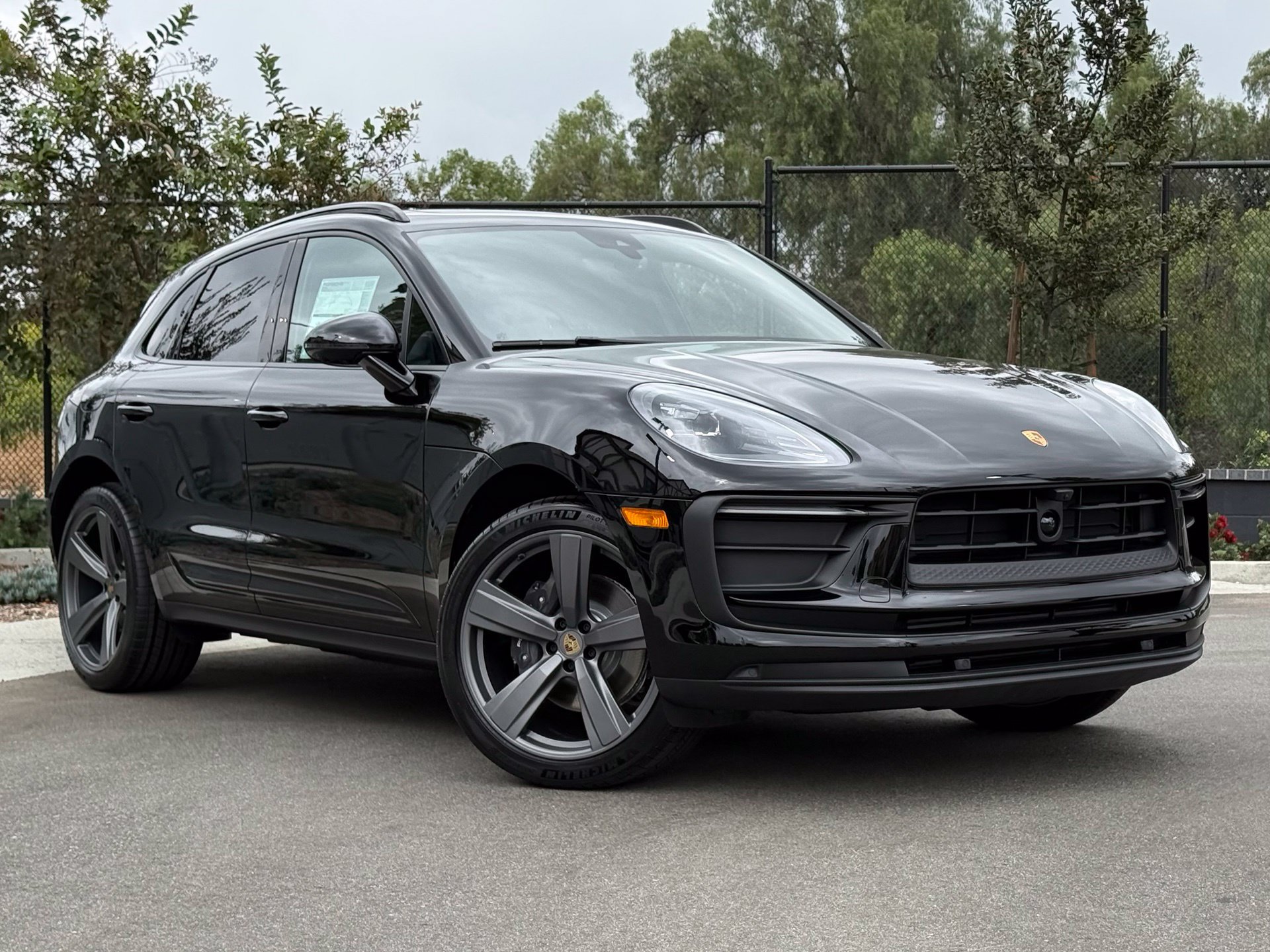 Used 2026 Porsche Macan AWD/4WD image 9