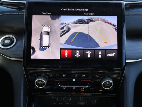 Used 2022 Jeep Grand Cherokee Overland w/ Advanced Protech Group III image 27