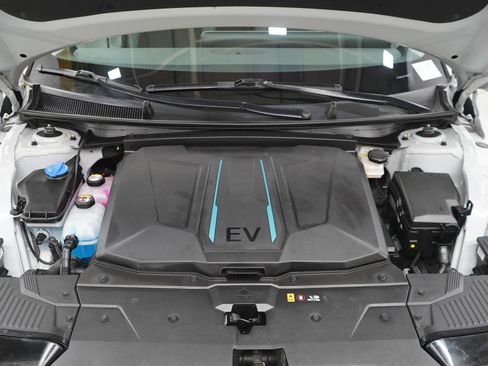 Certified 2024 Hyundai Ioniq 5 SEL AWD/4WD image 30