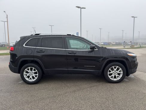 Used 2016 Jeep Cherokee Latitude w/ Comfort/Convenience Group image 4