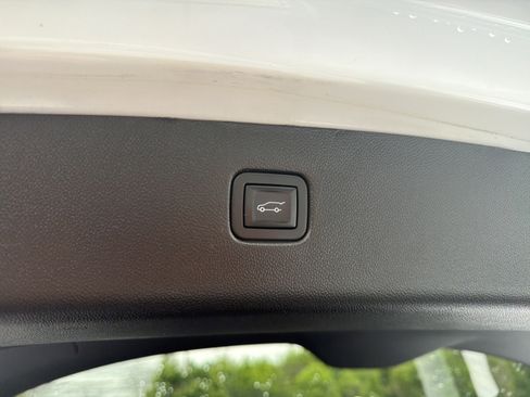 Used 2020 Chevrolet Blazer LT AWD/4WD image 24