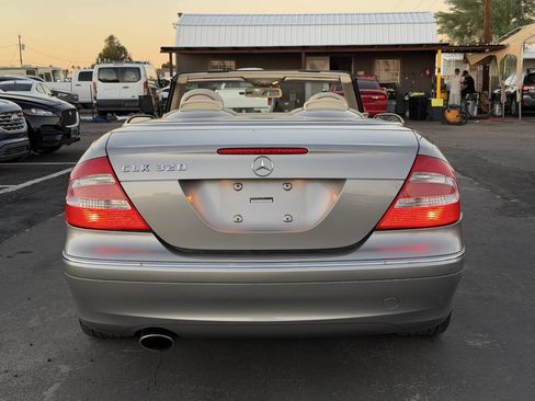 Used 2005 Mercedes-Benz CLK 320 Cabriolet image 6