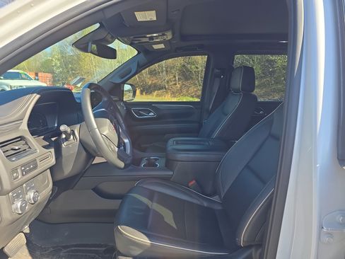 Used 2023 GMC Yukon SLT image 11