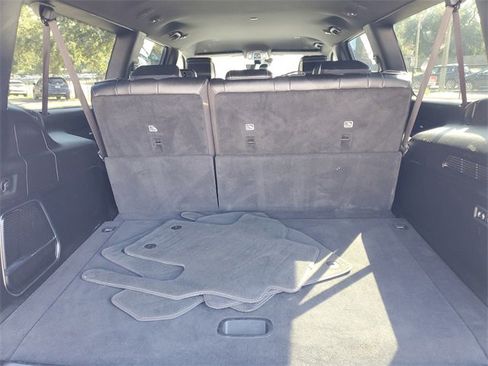 Used 2024 Jeep Wagoneer L Series II image 8