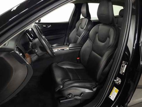 Used 2019 Volvo XC60 T8 Inscription image 16