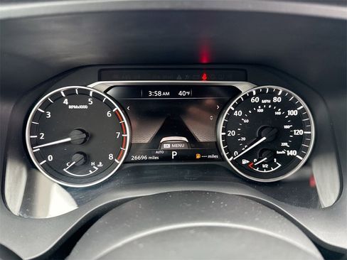 Used 2022 Nissan Rogue SV image 15