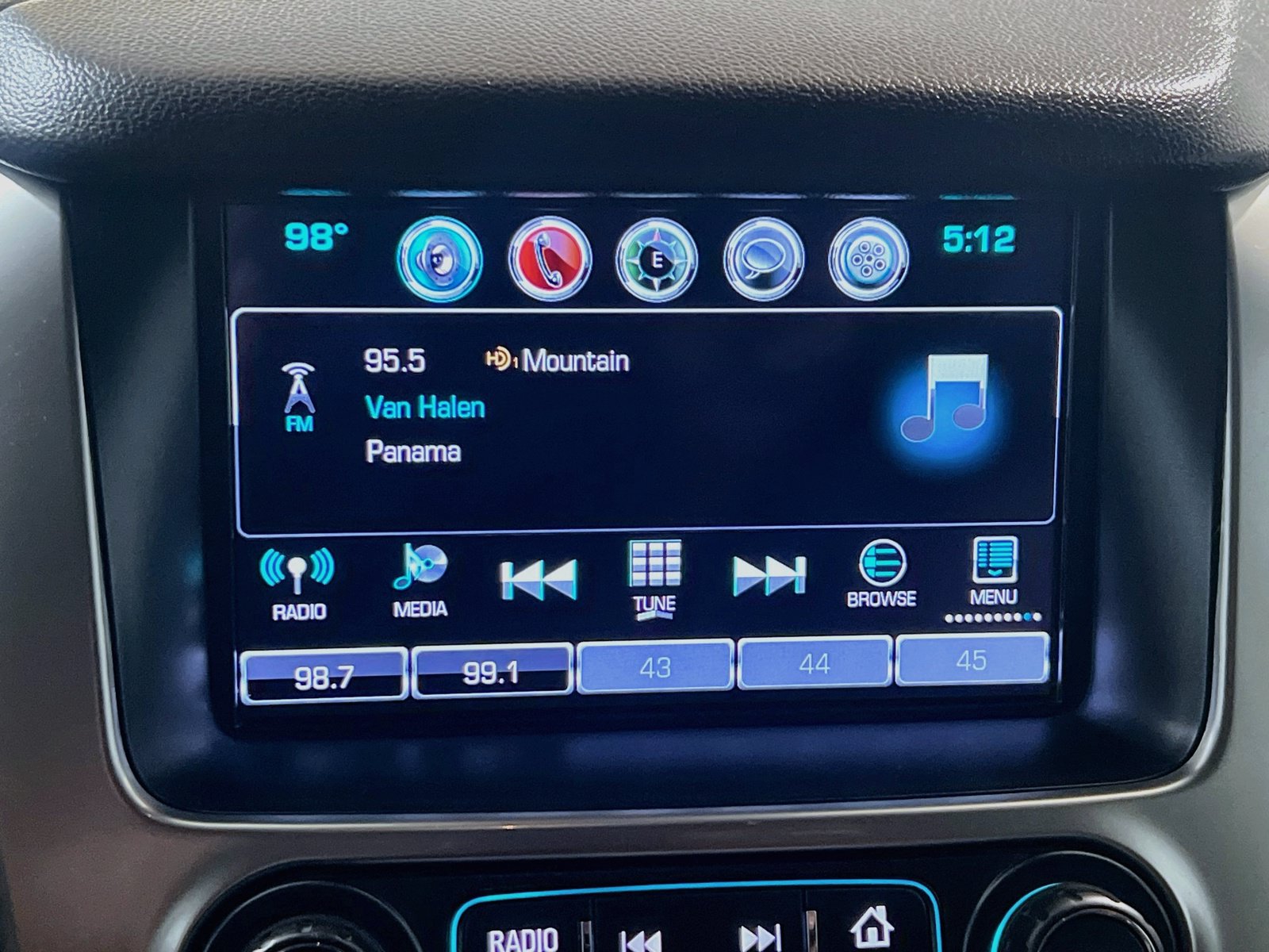 Used 2017 Chevrolet Suburban Premier AWD/4WD image 11