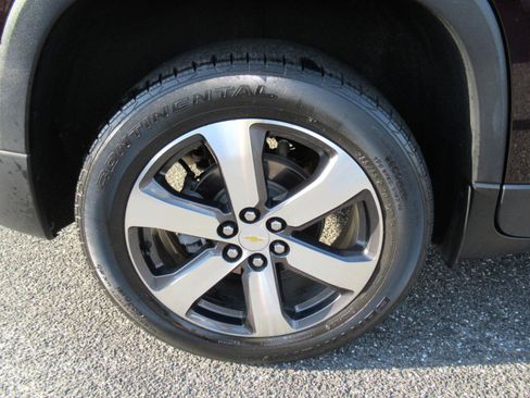 Used 2021 Chevrolet Traverse LT w/ LT Premium Package AWD/4WD image 8